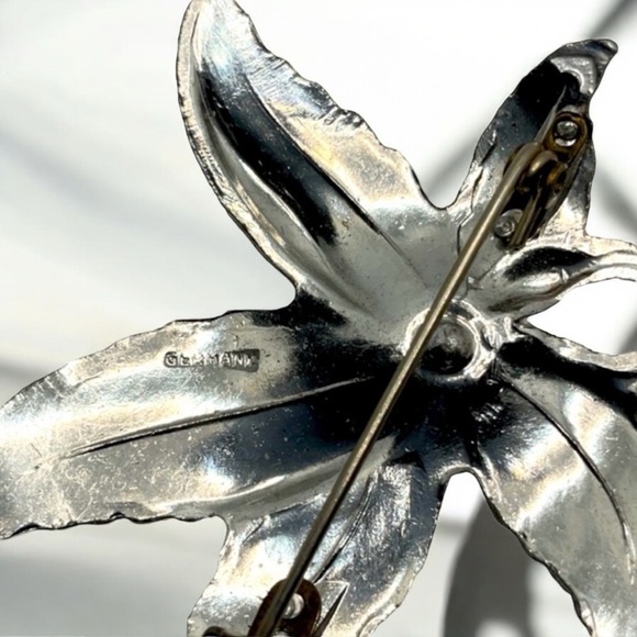 Vintage Flower Leaf Pearl Marcasite Sterling Silver Brooch Germany - Picture 3 of 3